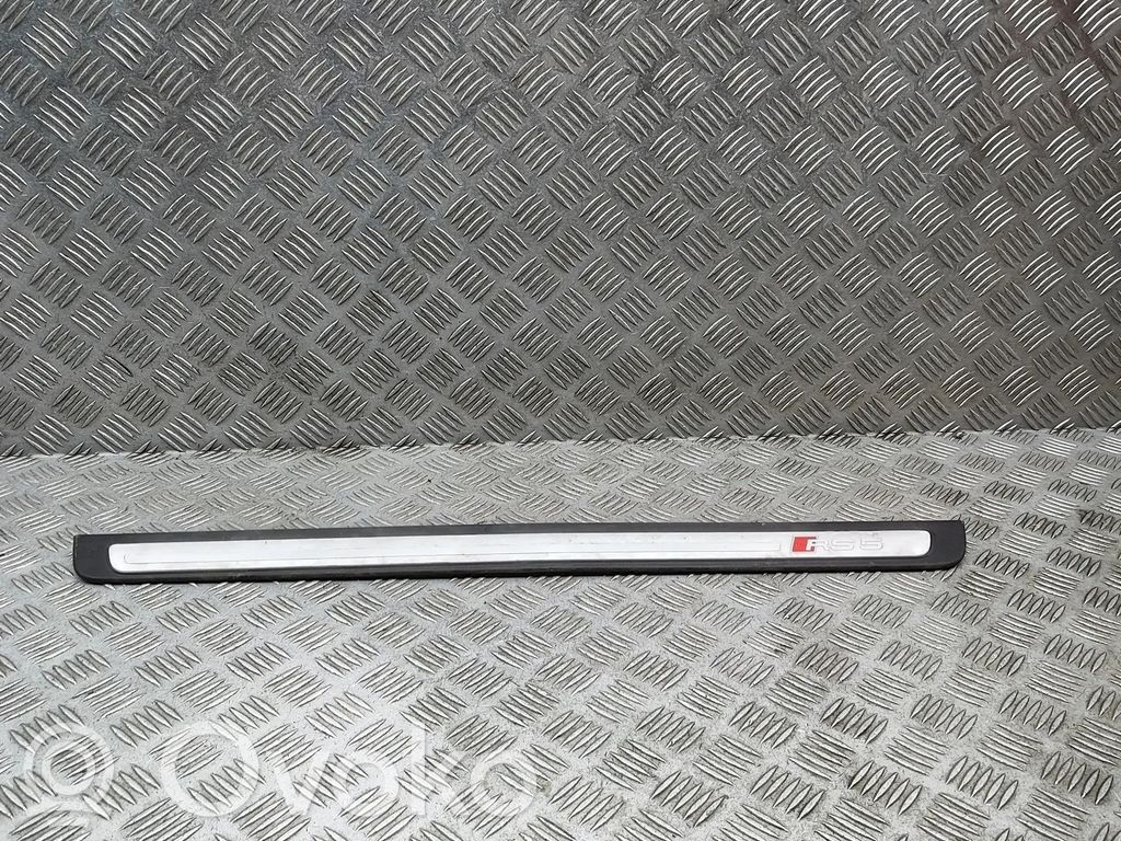 Pilar (A)   8T0853373