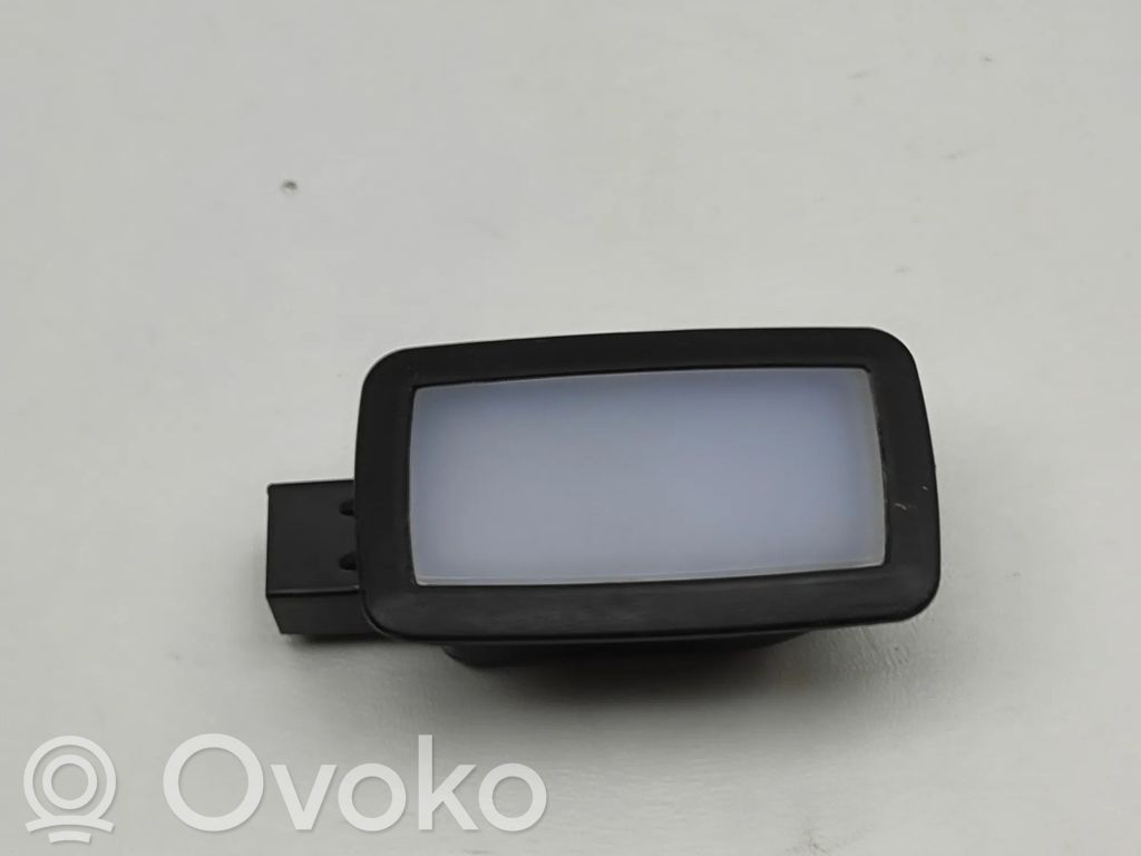 BYD Atto 3 Etuistuimen valo 