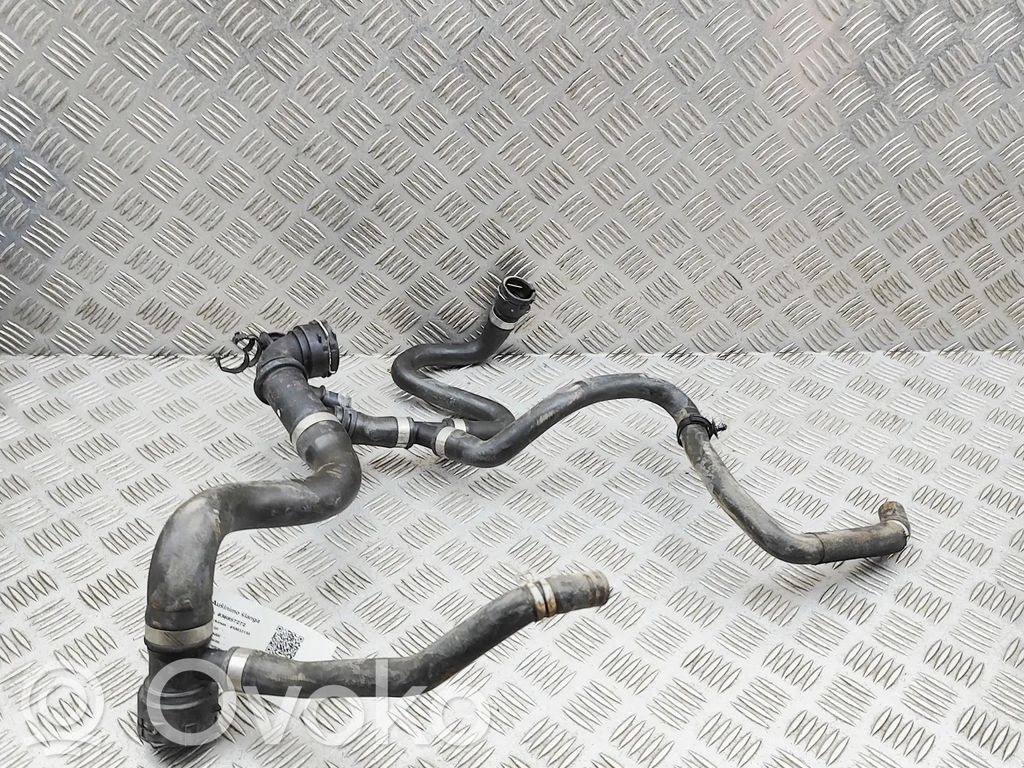 Volvo XC90 Conductă/furtun lichid de răcire motor 