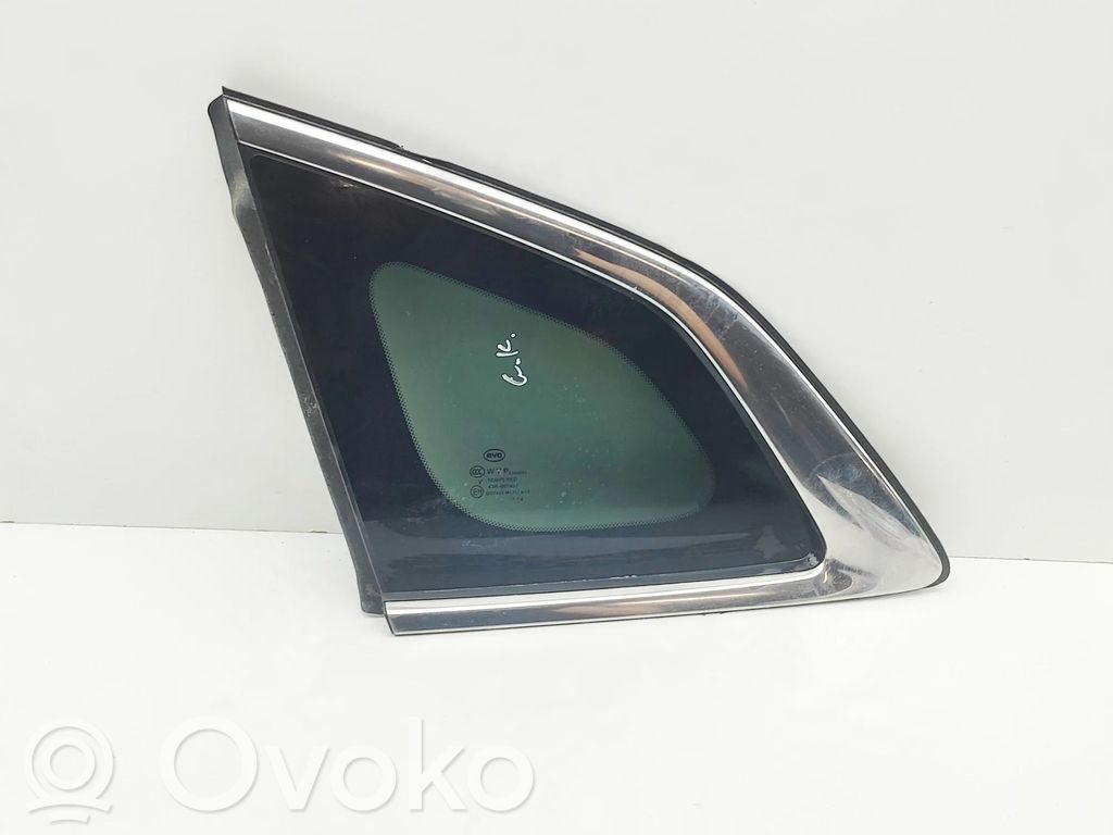 BYD Seal Geam lateral spate 