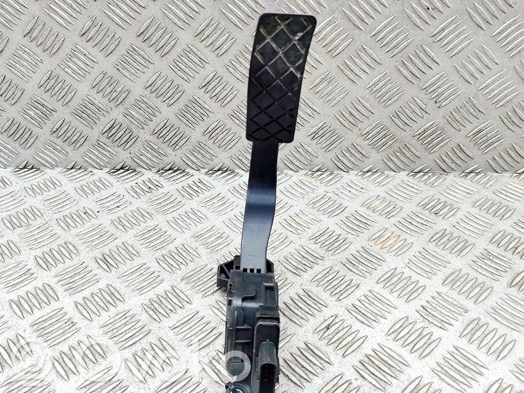 Pedală accelerație   6PV009505,6PV00950521,8K1723523A