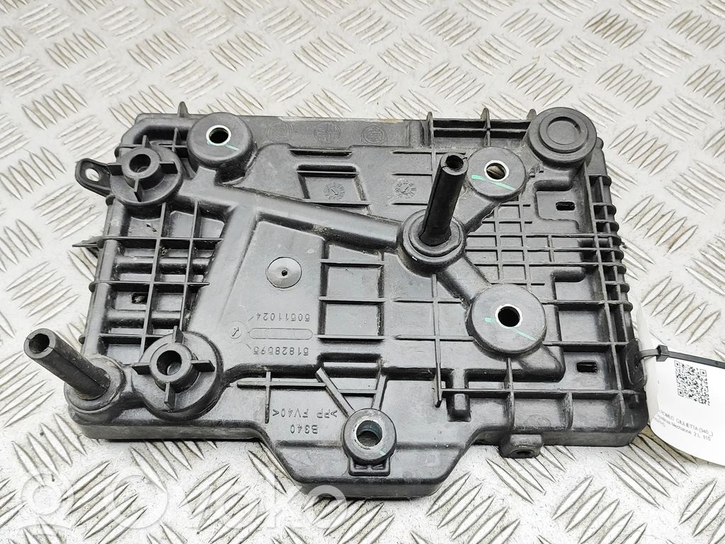 Alfa Romeo Giulietta Support boîte de batterie