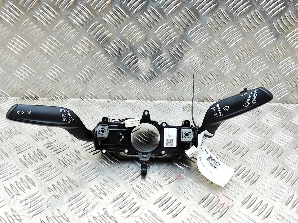 Audi Q3 8U Suuntavilkun vipu 