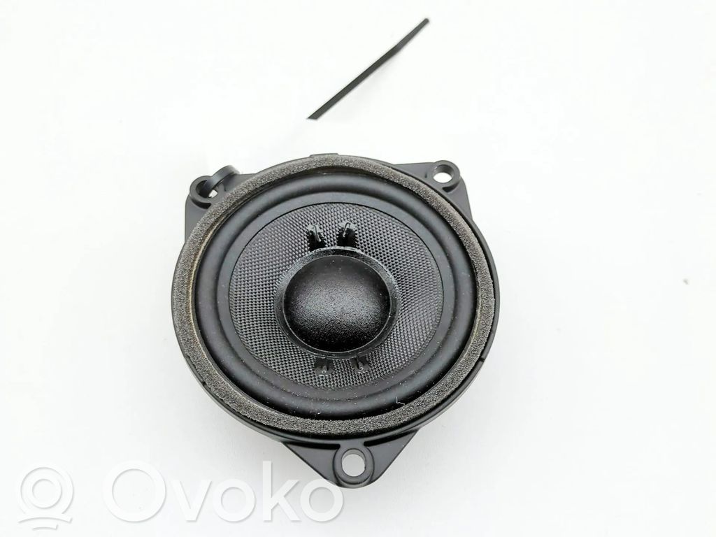 Porsche Taycan 9J1 Enceinte de porte arrière
