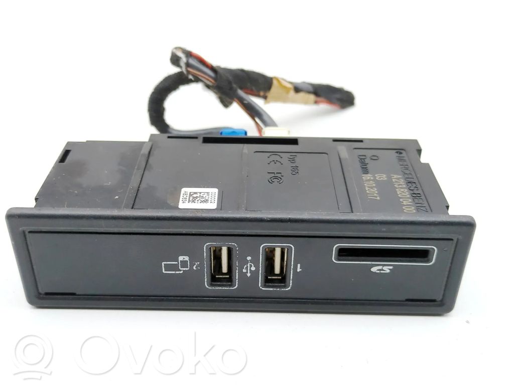 Mercedes-Benz E W213 Enchufe conector USB