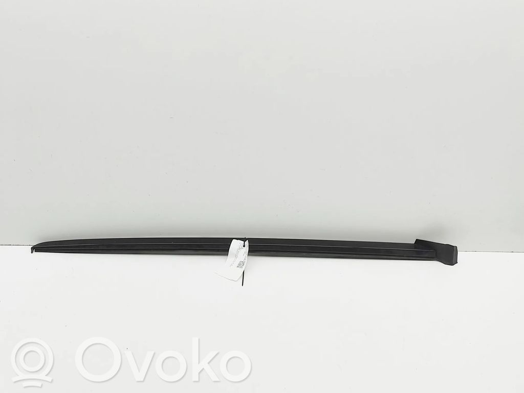 Peugeot 5008 II Rivestimento parabrezza 