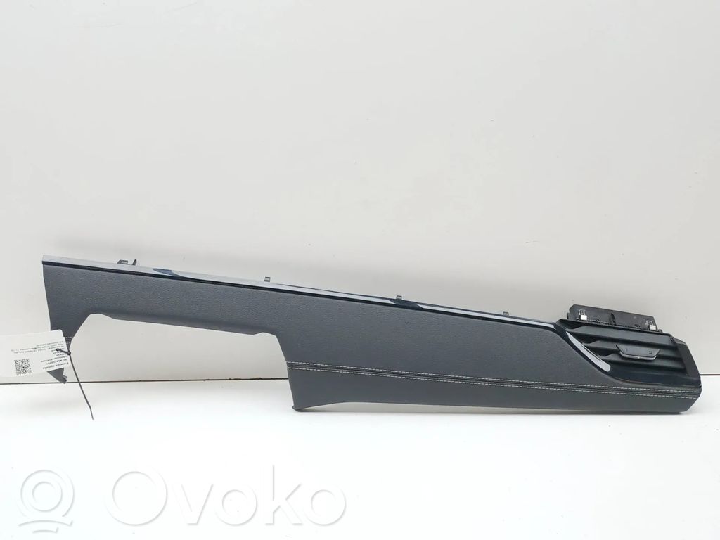 Skoda Octavia Mk4 Kojelaudan hansikaslokeron lista 