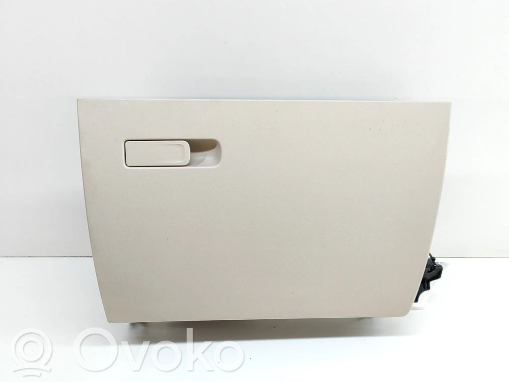 Mercedes-Benz EQB Handschuhfach 