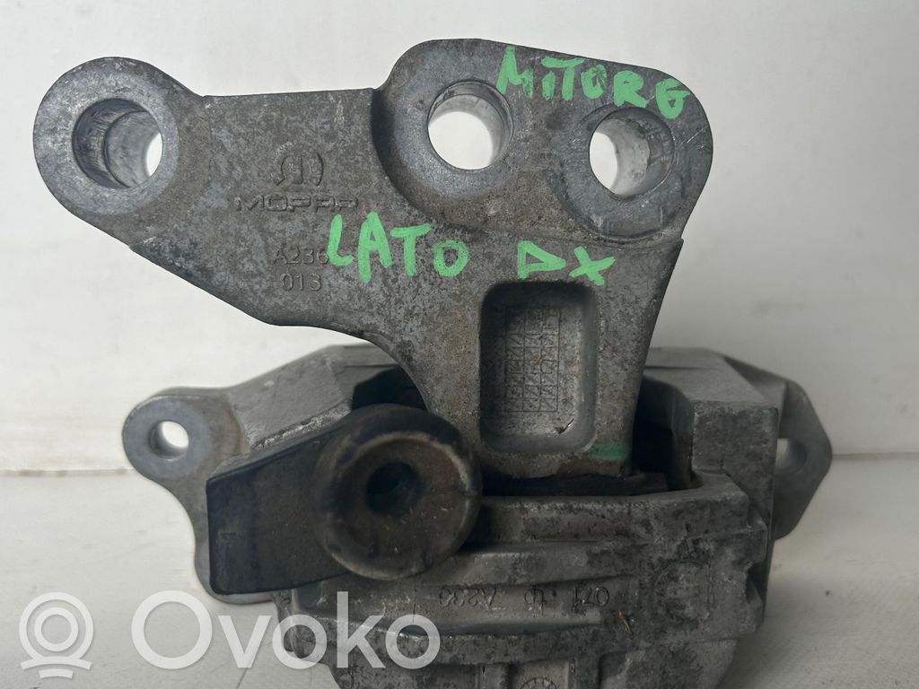 Fiat 500X Supporto di montaggio del motore (usato) 