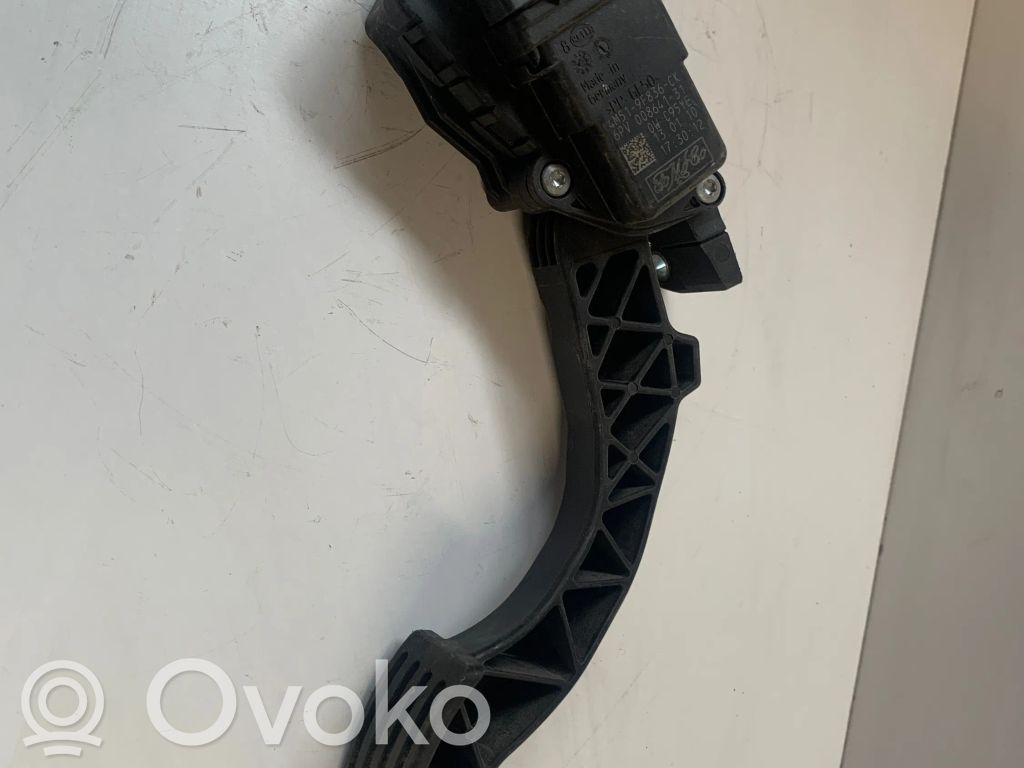 Volvo V50 Pedał gazu / przyspieszenia 