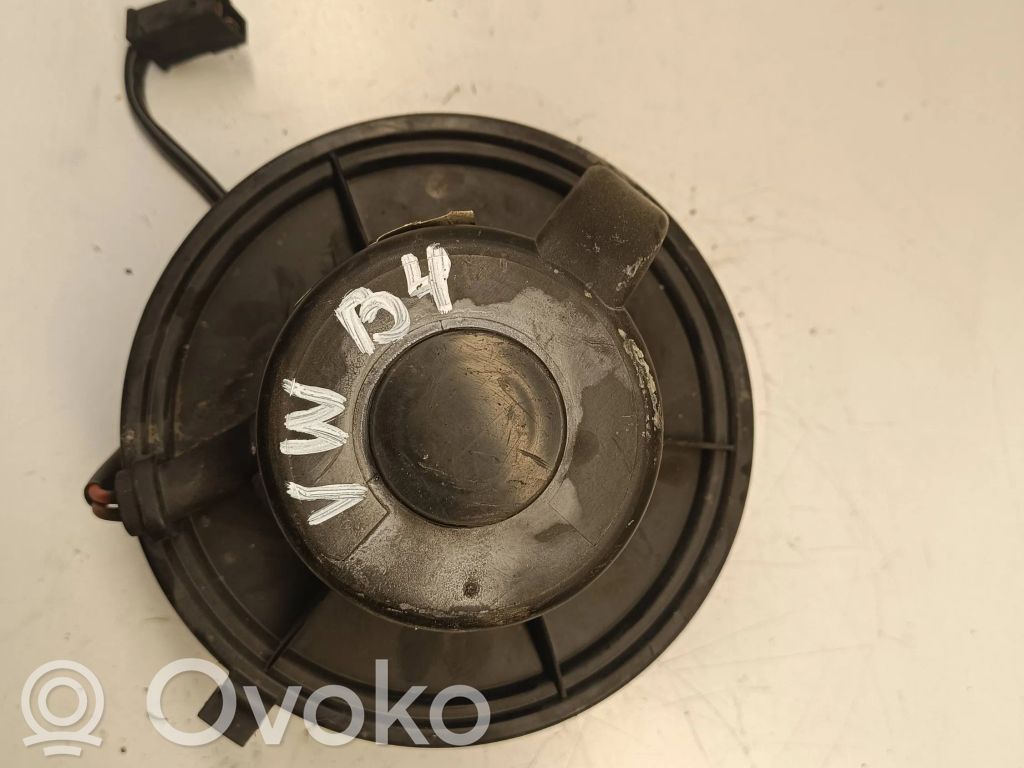 Volkswagen PASSAT B3 Wentylator nawiewu / Dmuchawa 