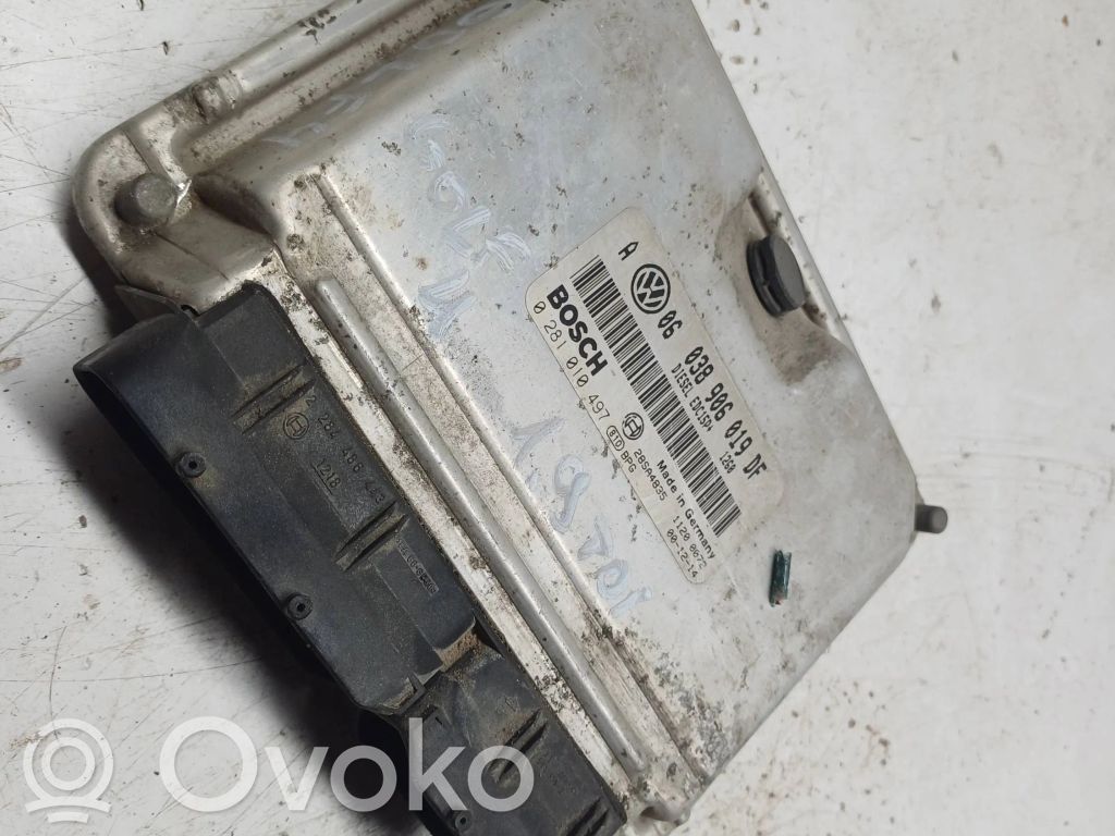 Volkswagen Golf IV Engine control unit/module 