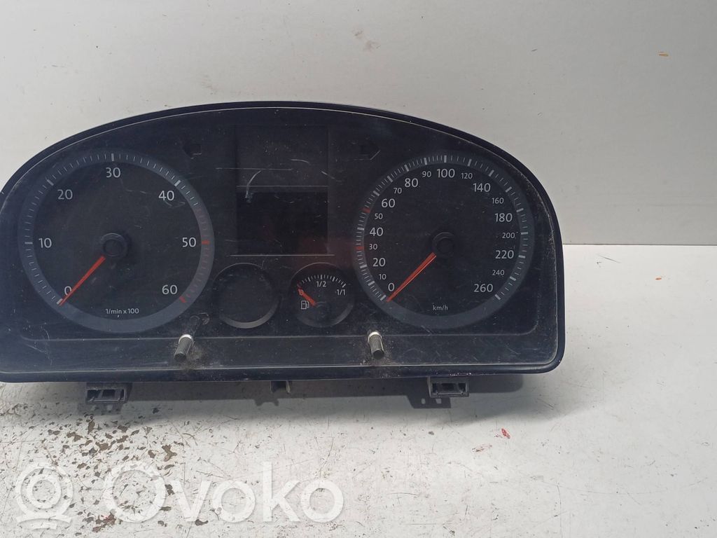 Volkswagen Caddy Speedometer (instrument cluster) 