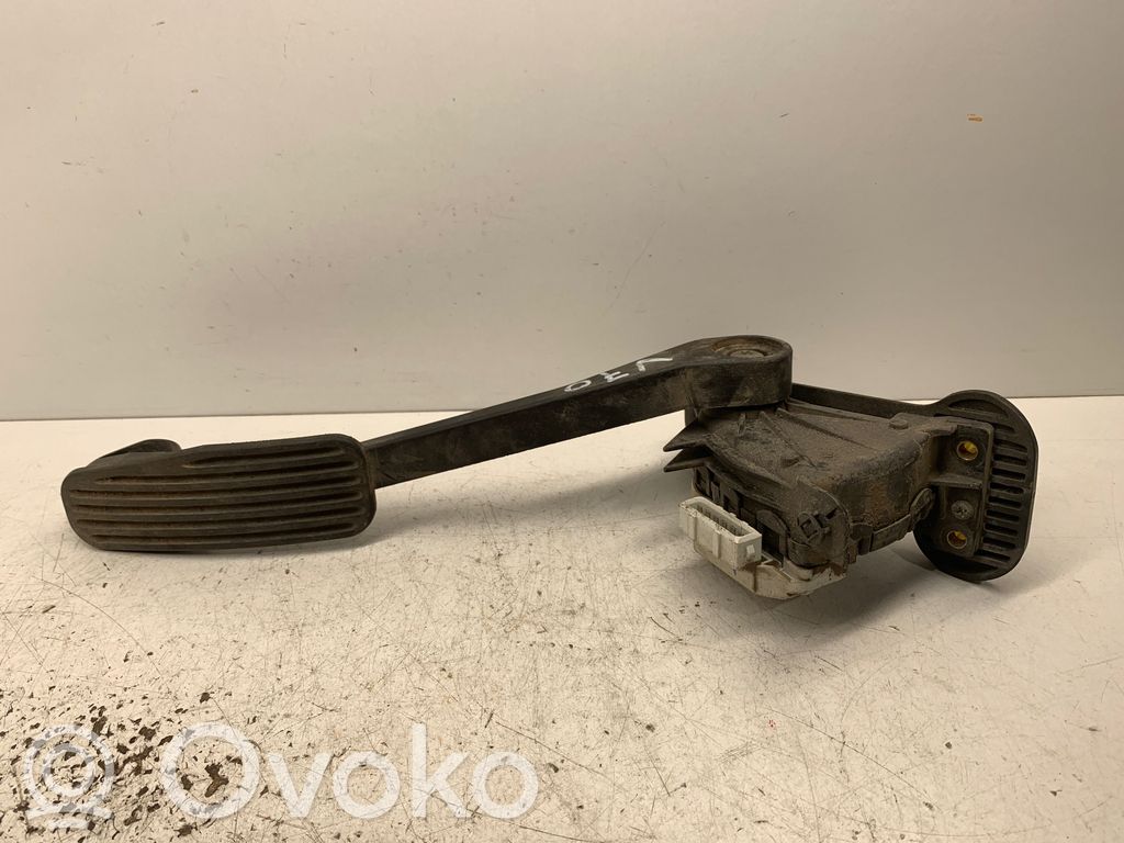 Volvo V70 Akceleratoriaus pedalas 