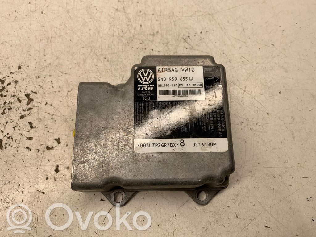 Volkswagen PASSAT B7 Airbag control unit/module 