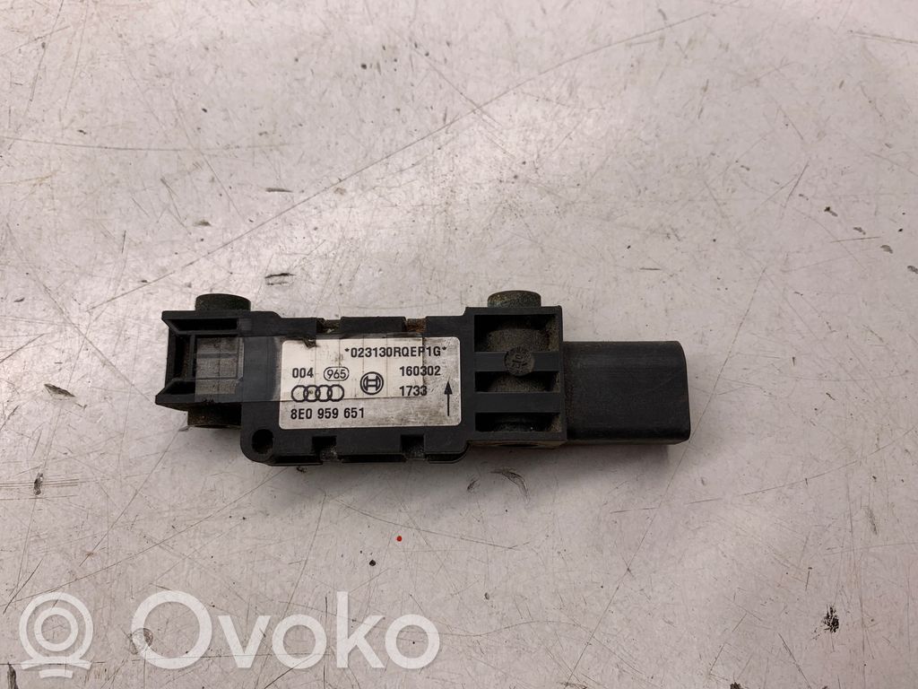 Audi A4 S4 B6 8E 8H Airbag deployment crash/impact sensor 