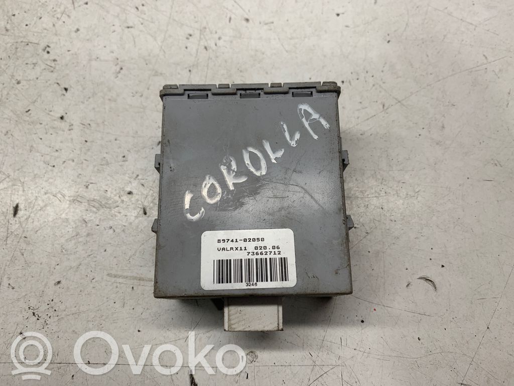 Toyota Corolla E120 E130 Door central lock control unit/module 