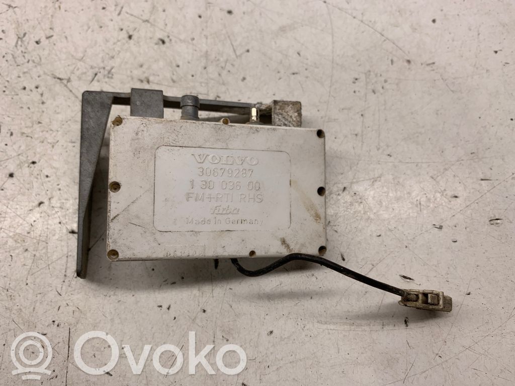 Volvo V70 Aerial antenna amplifier 