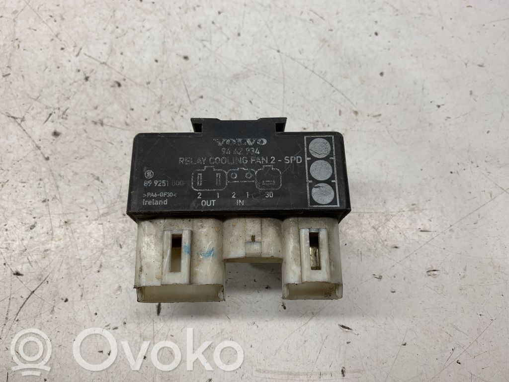 Volvo S70  V70  V70 XC Coolant fan relay 