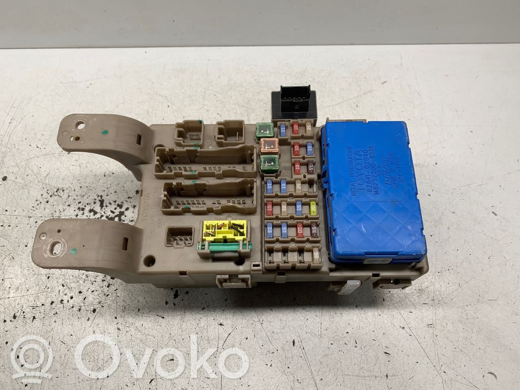 Toyota Corolla E120 E130 Fuse module 