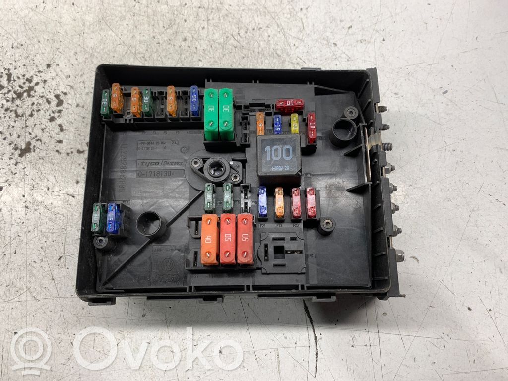 Volkswagen Touran I Módulo de fusible 