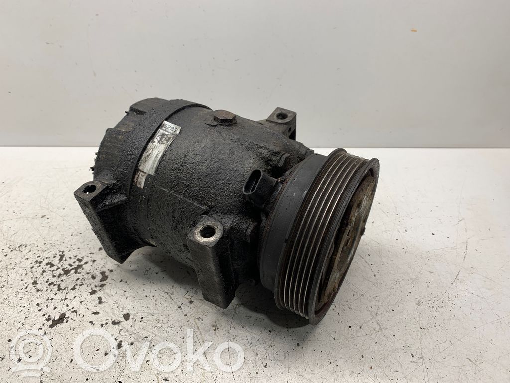 Renault Scenic I Air conditioning (A/C) compressor (pump) 