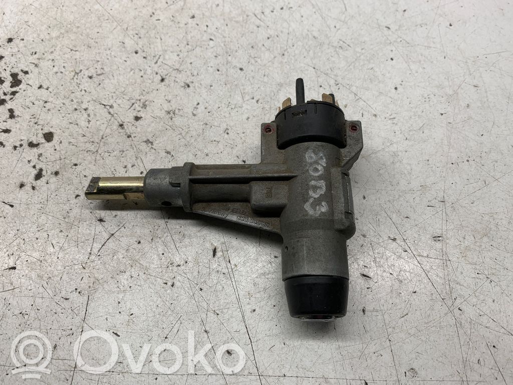 Audi 80 90 B3 Užvedimo spynelė 