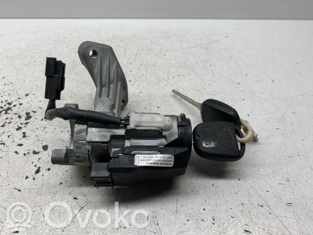Toyota Corolla E120 E130 Aizdedzes atslēga 