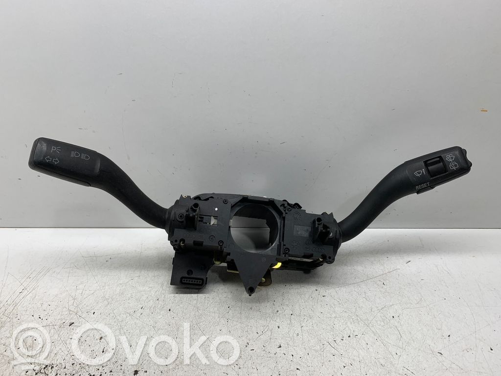 Audi A4 S4 B6 8E 8H Wiper turn signal indicator stalk/switch 