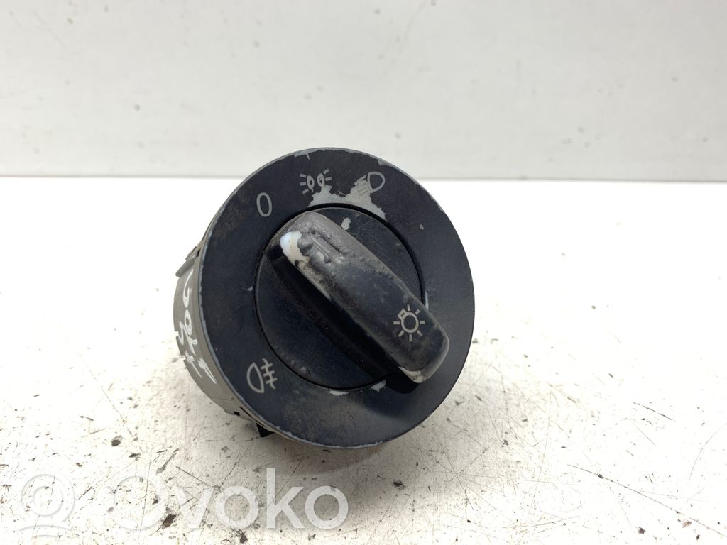 Volkswagen PASSAT B5.5 Light switch 