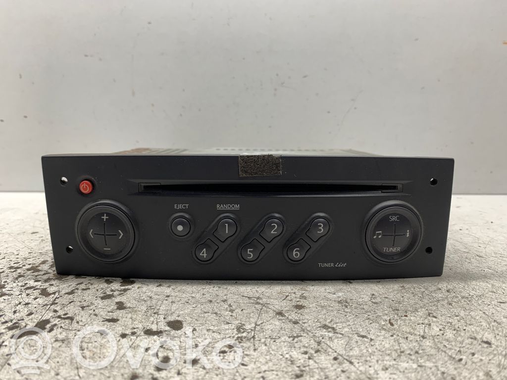 Panel / Radioodtwarzacz CD/DVD/GPS   22DC27762,FD0103010085520,8200256141,TOZ742