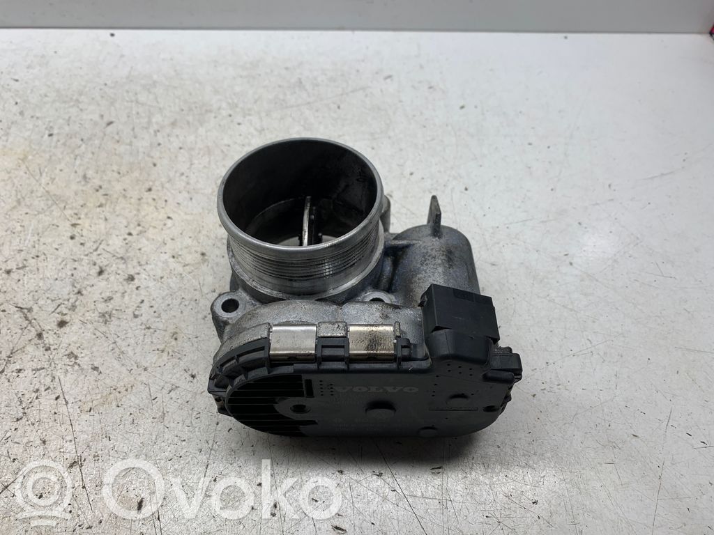 Volvo V70 Droselinė sklendė 