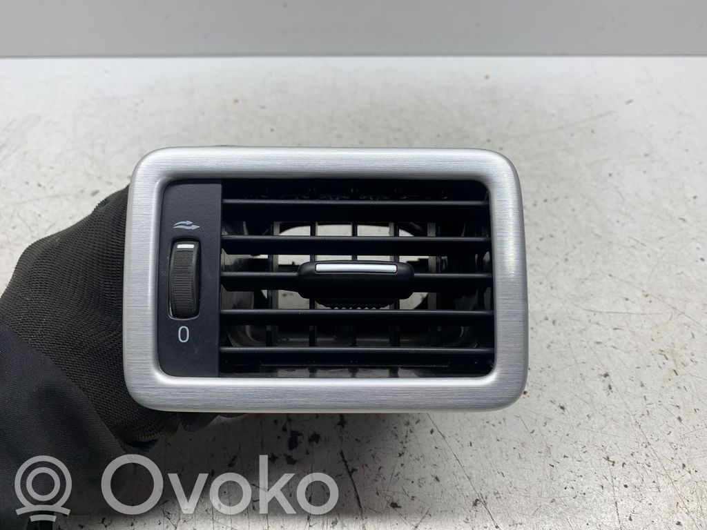 Volvo V70 Boczna kratka nawiewu deski rozdzielczej 