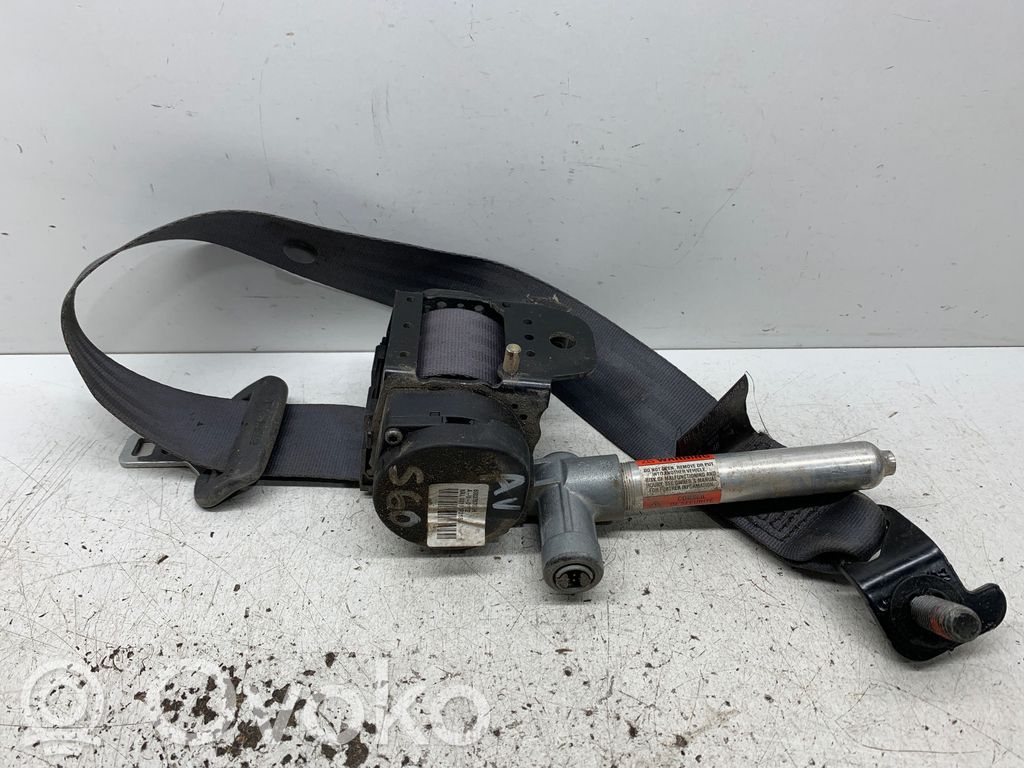 Volvo S60 Cinturón trasero 
