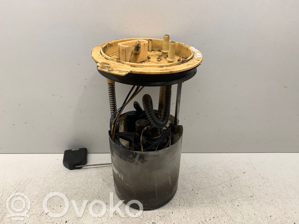 Volkswagen PASSAT B6 Pompa paliwa w zbiorniku 
