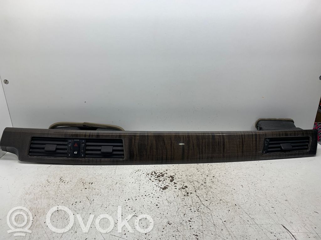 BMW 5 E60 E61 Centrinės oro grotelės 