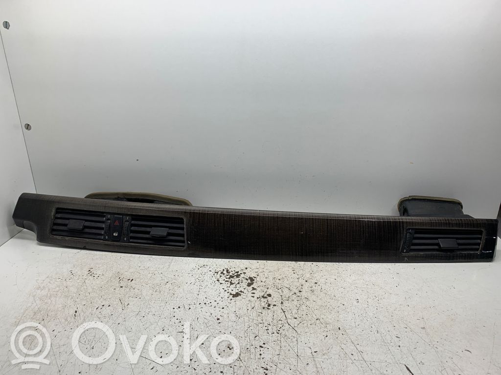 BMW 5 E60 E61 Centrinės oro grotelės 