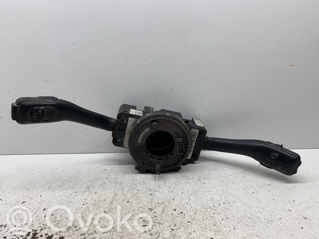 Volkswagen PASSAT B5 Wiper turn signal indicator stalk/switch 