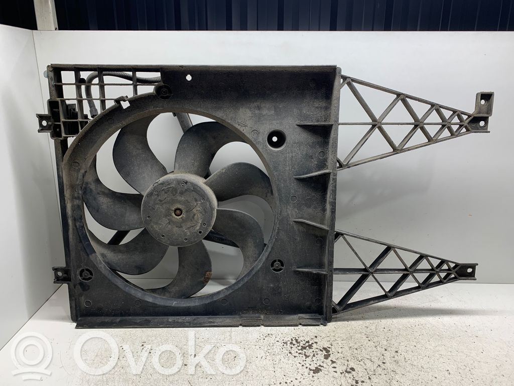 Volkswagen Golf IV Elektrisks radiatoru ventilators 
