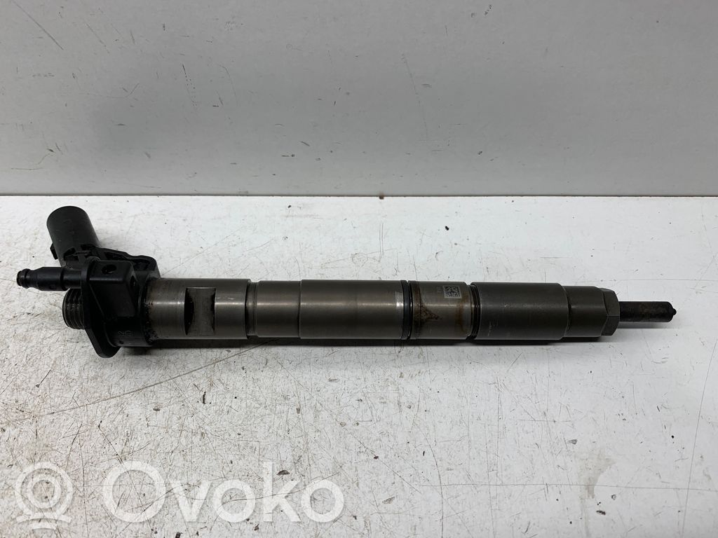 Audi A4 S4 B7 8E 8H Wtryskiwacz paliwa 