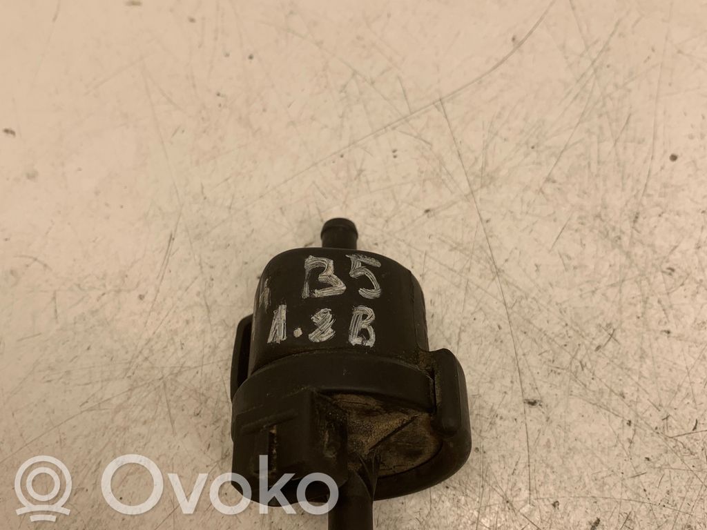 Audi A4 S4 B5 8D Válvula de vacío (Usadas) 