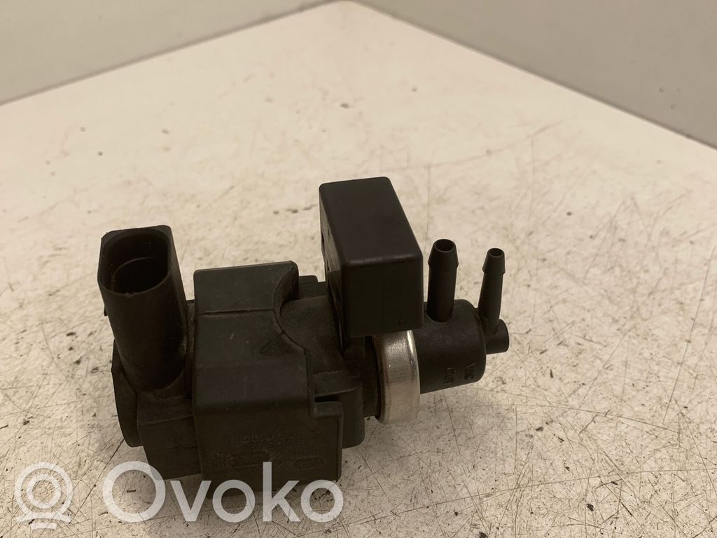 Audi A4 S4 B7 8E 8H Vakuuma vārsts 