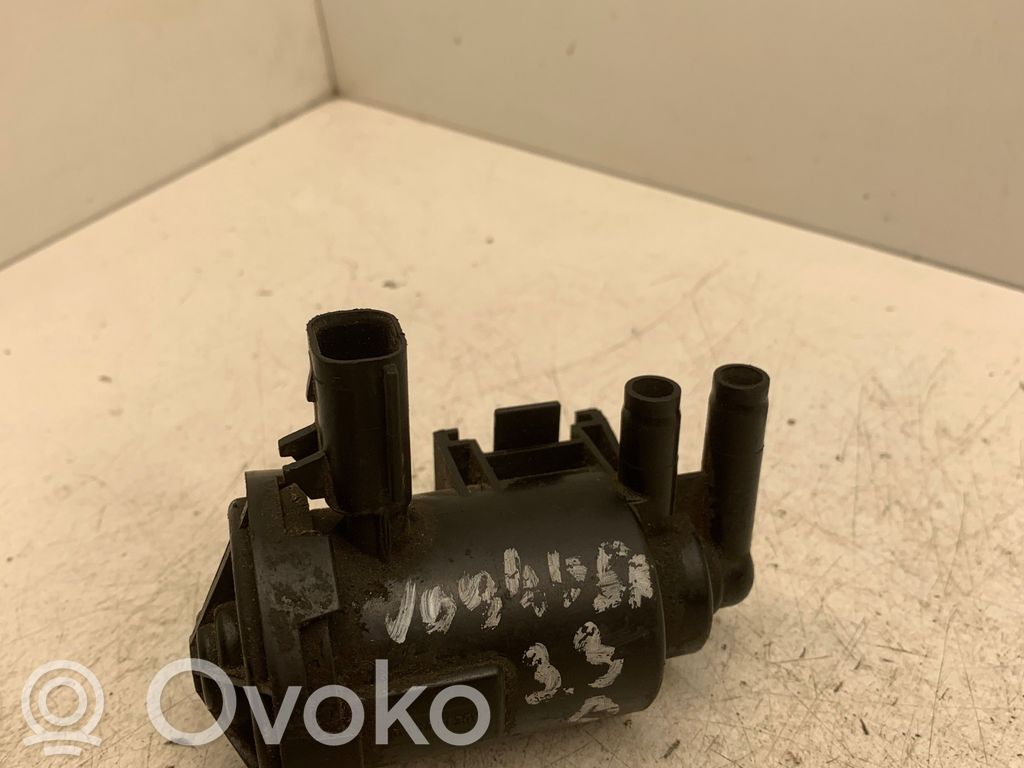 Chrysler Voyager Vacuum valve 