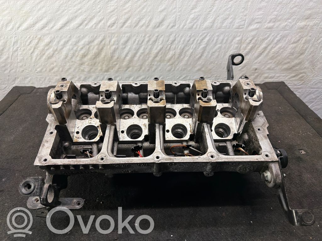 Volkswagen PASSAT B6 Testata motore 