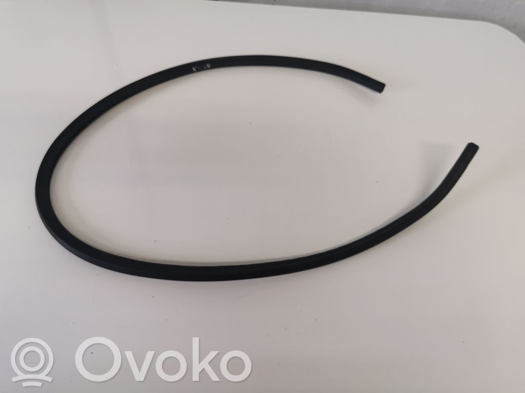Volvo XC60 Engine compartment rubber 