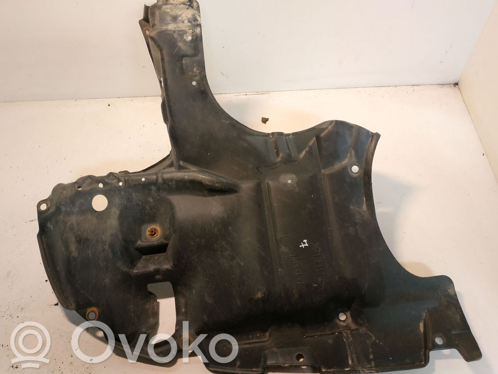 Toyota Avensis T220 Engine splash shield/under tray 