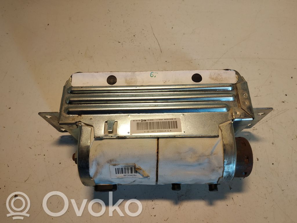 Citroen C5 Keleivio oro pagalvė 