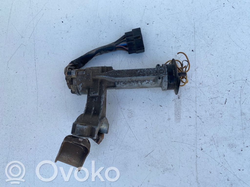 Toyota Corolla E90 Virtalukko 