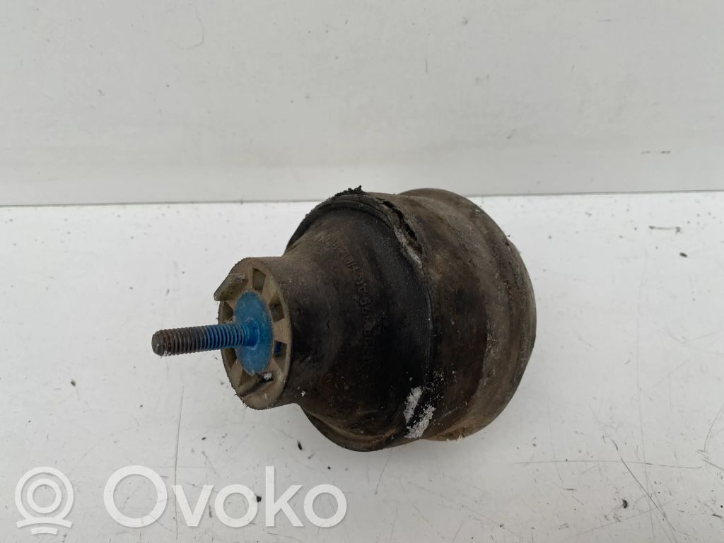 Engine mount bracket   8D0199379A