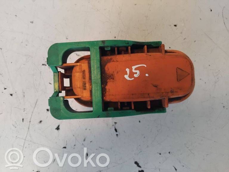 Nissan Leaf I (ZE0) Drošinātājs 